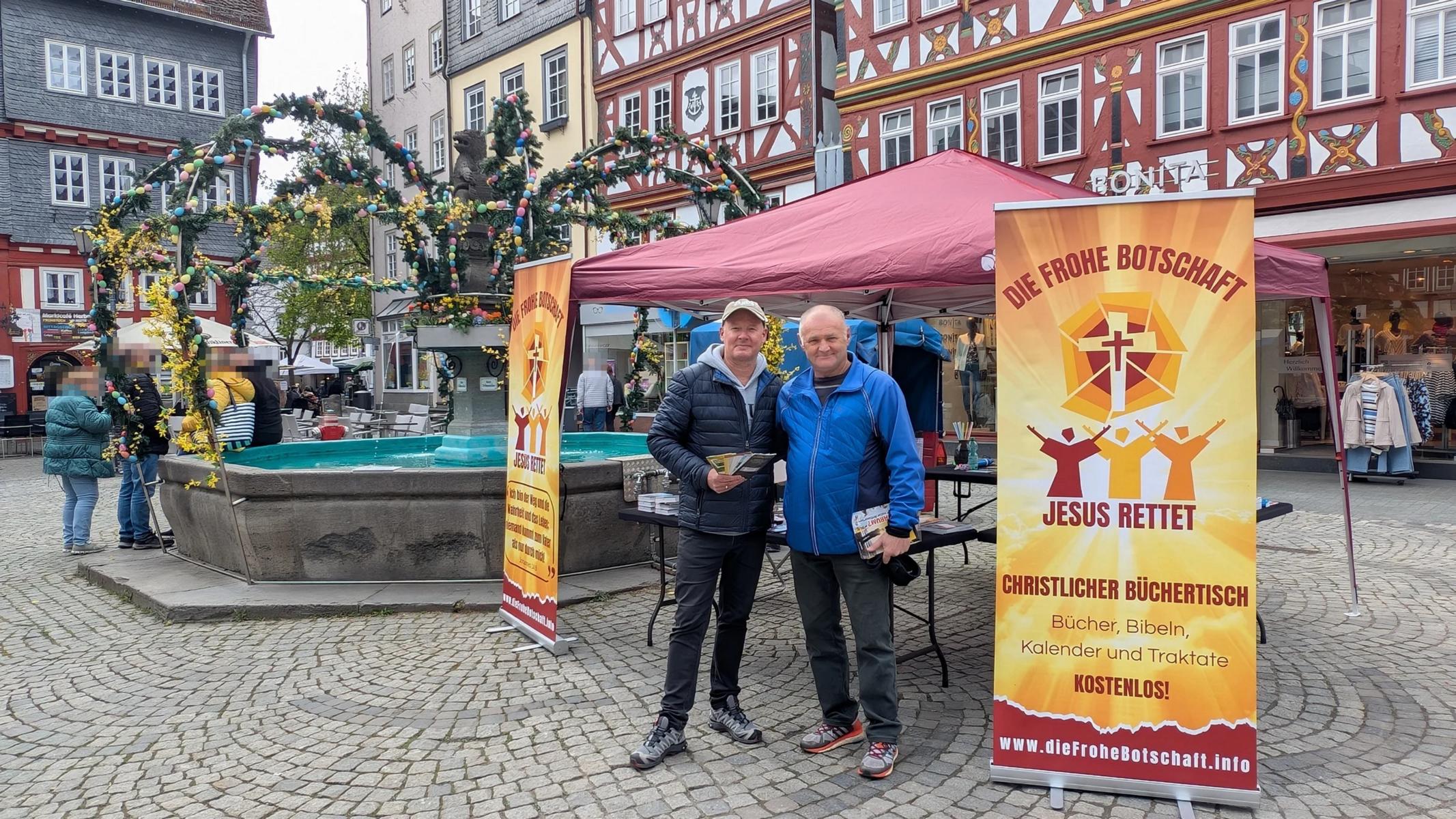 Büchertisch vom 10.04.2026 in Herborn am Brunnenplatz