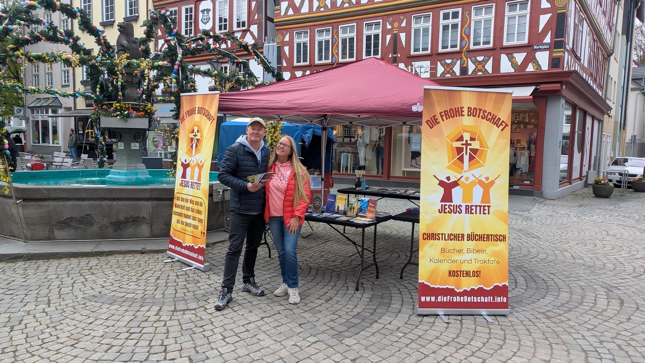 Büchertisch vom 10.04.2026 in Herborn am Brunnenplatz